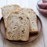 秋の味覚を堪能。ホームベーカリーで焼く「さつまいも食パン」と絶品焼き芋 52395278518_69bd8f93e7