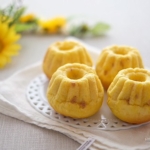 かぼちゃ生地の“寄り道パン”。猫パンとミニクグロフの思い出